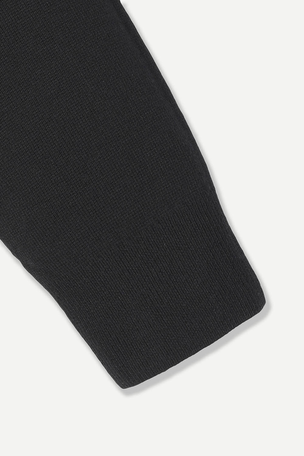 [본] STANDARD 라운드 풀오버 블랙