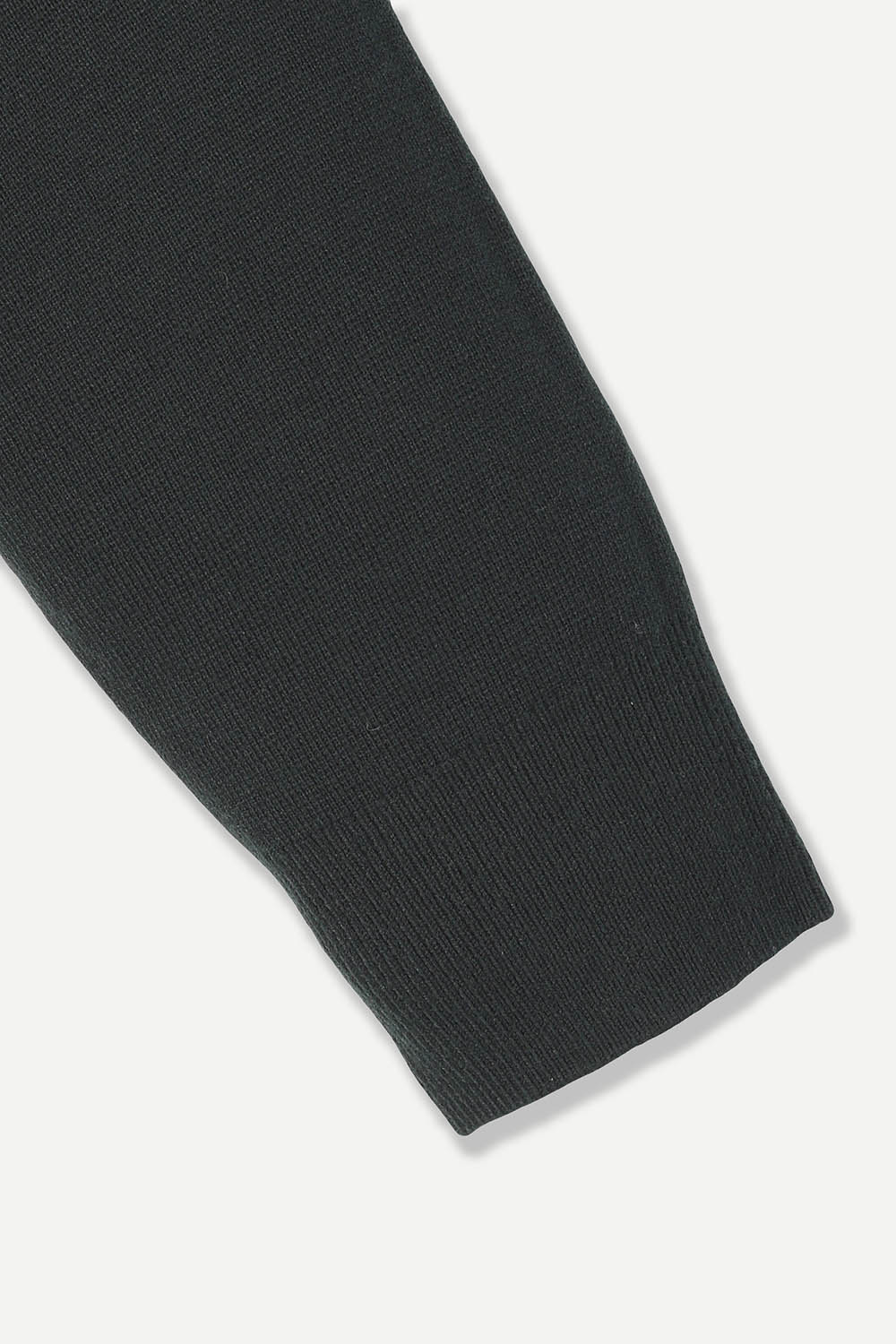 [공식몰] STANDARD 라운드 하프 터틀넥 그린