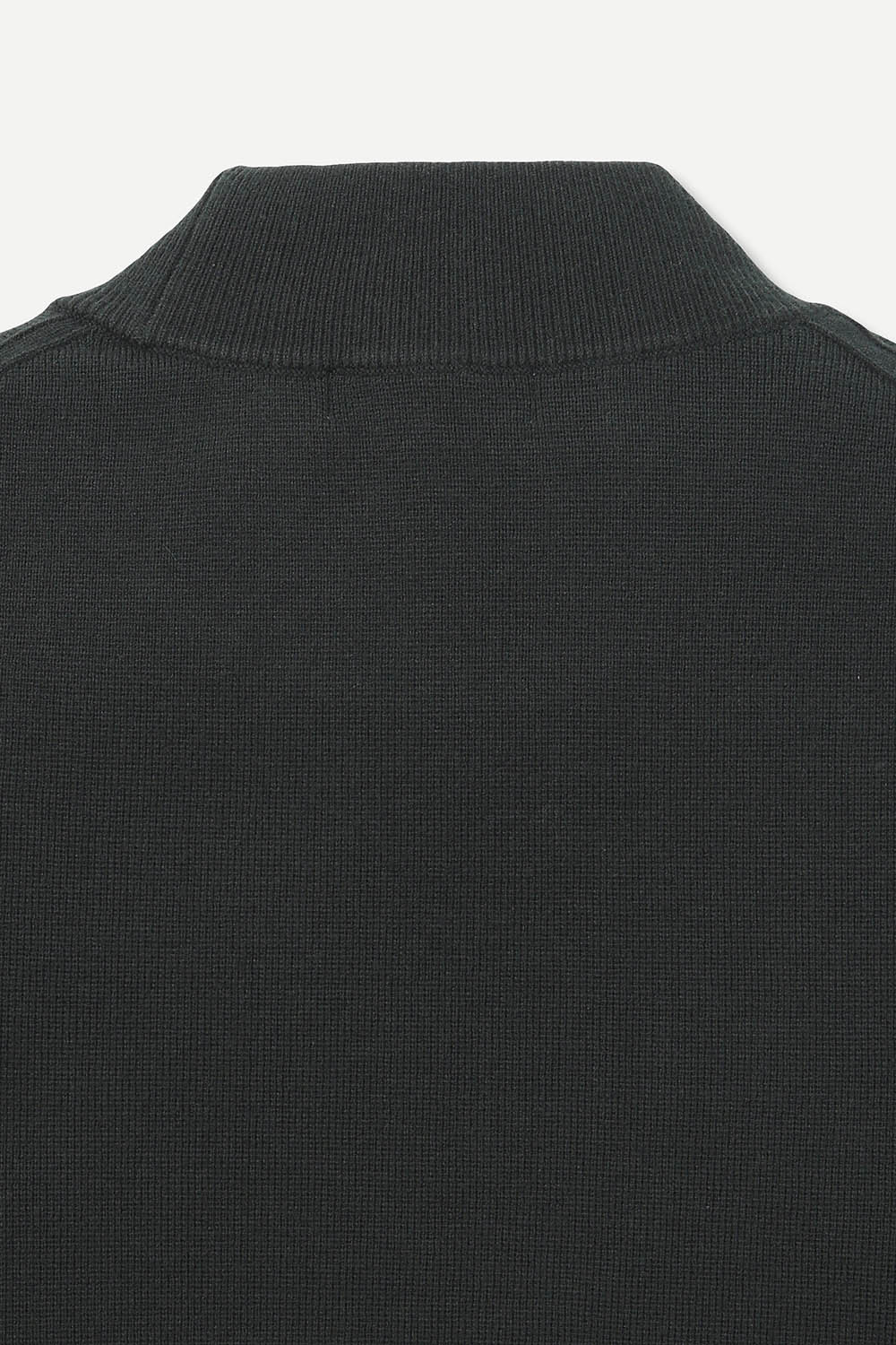 [공식몰] STANDARD 라운드 하프 터틀넥 그린