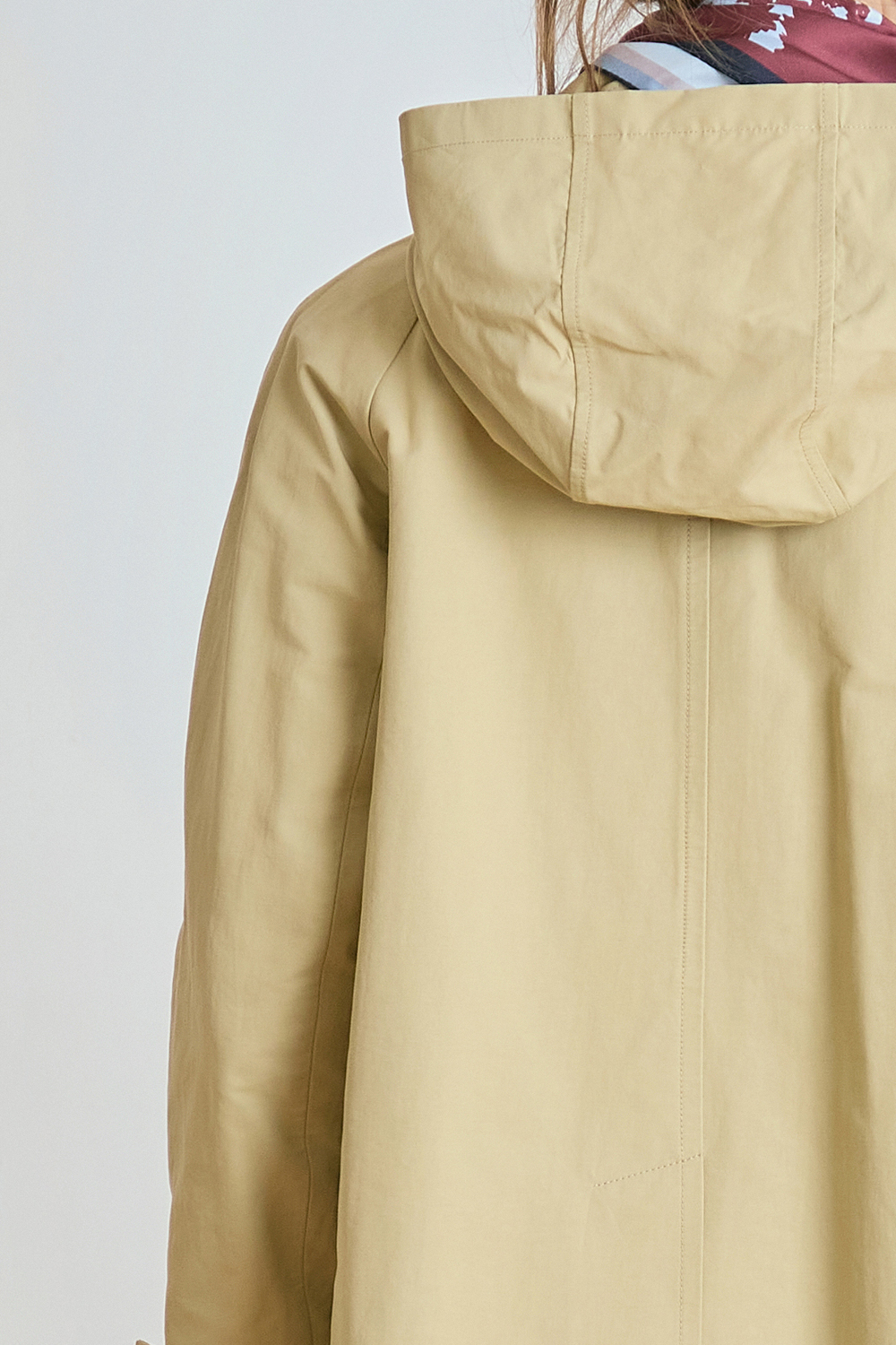 [캐리스노트] 클래식 하프 트렌치 코트 베이지