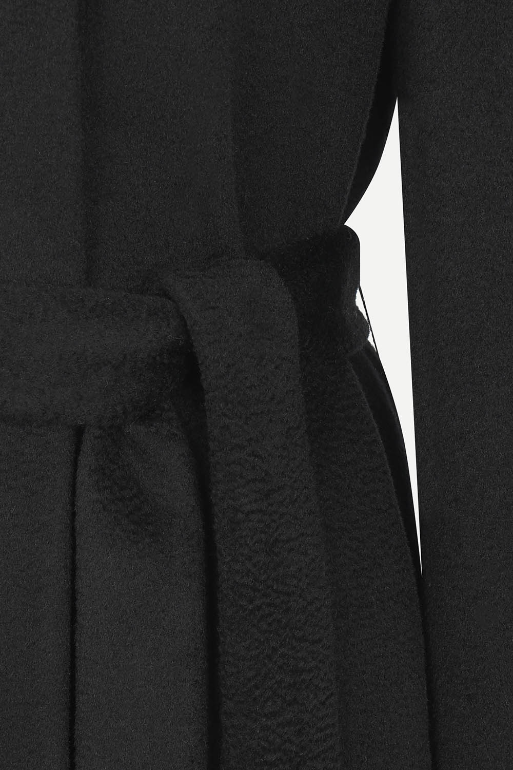 [공식몰] 반하이넥 벨티드 롱코트 블랙