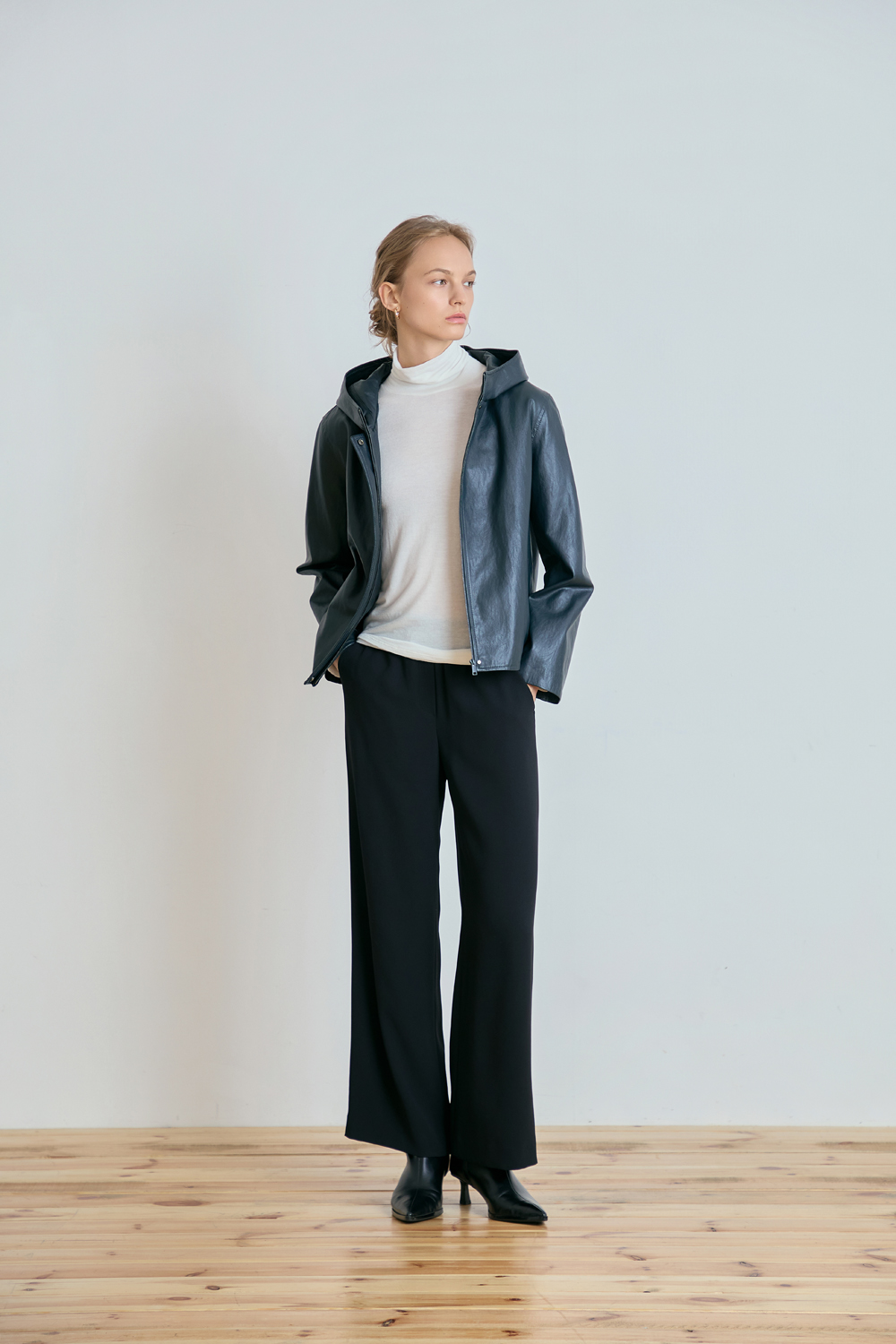 [캐리스노트] 후드 에코 레더 자켓 다크 그레이