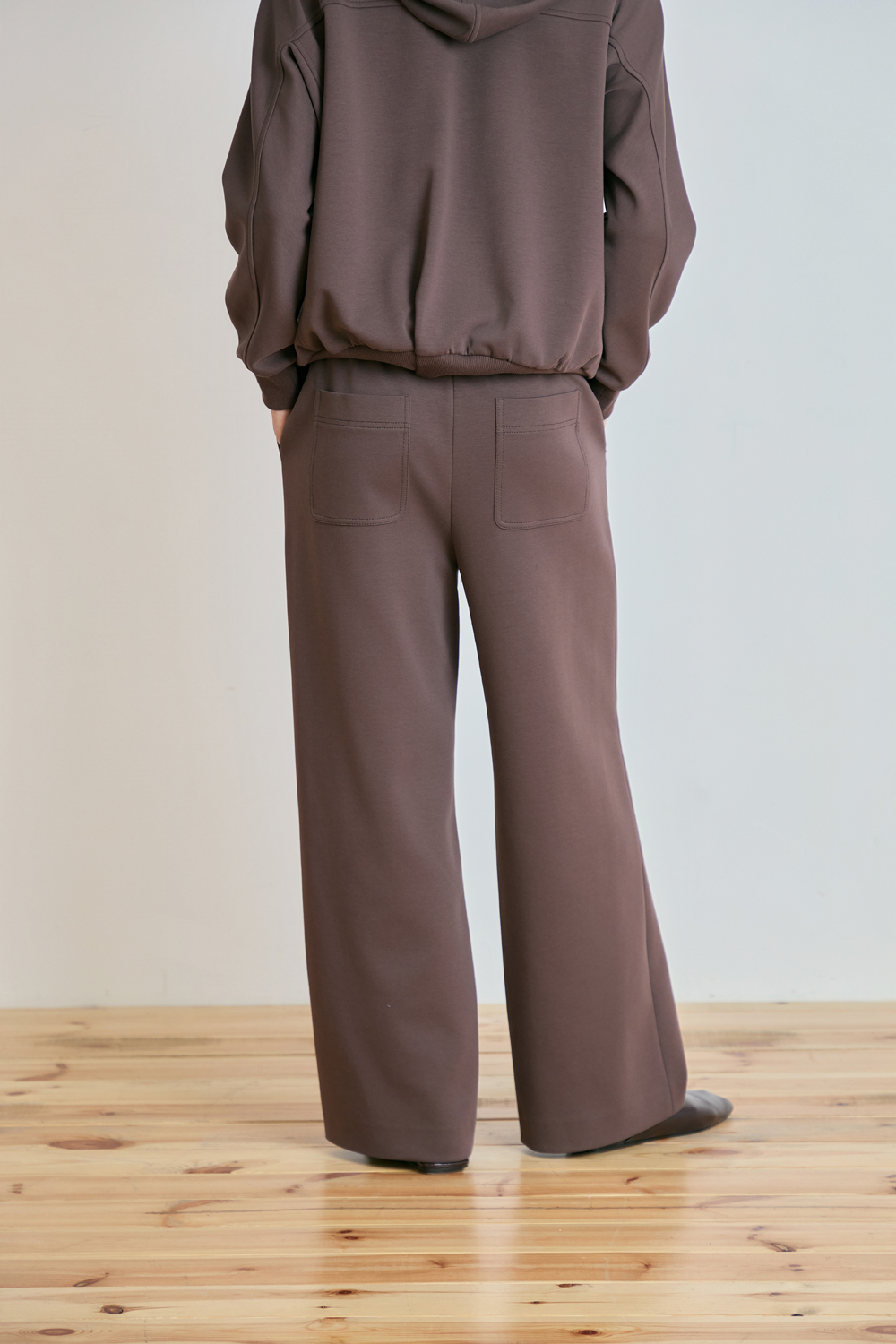 [공식몰] 밴딩 저지 와이드 팬츠 브라운