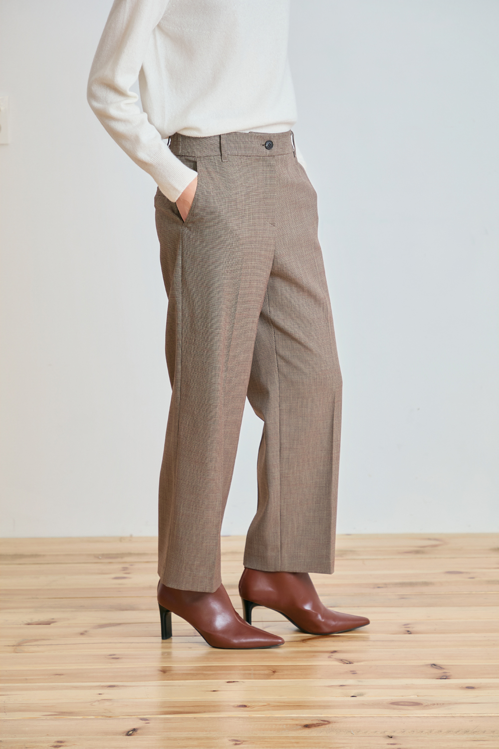 [공식몰] 스트레이트 팬츠 브라운