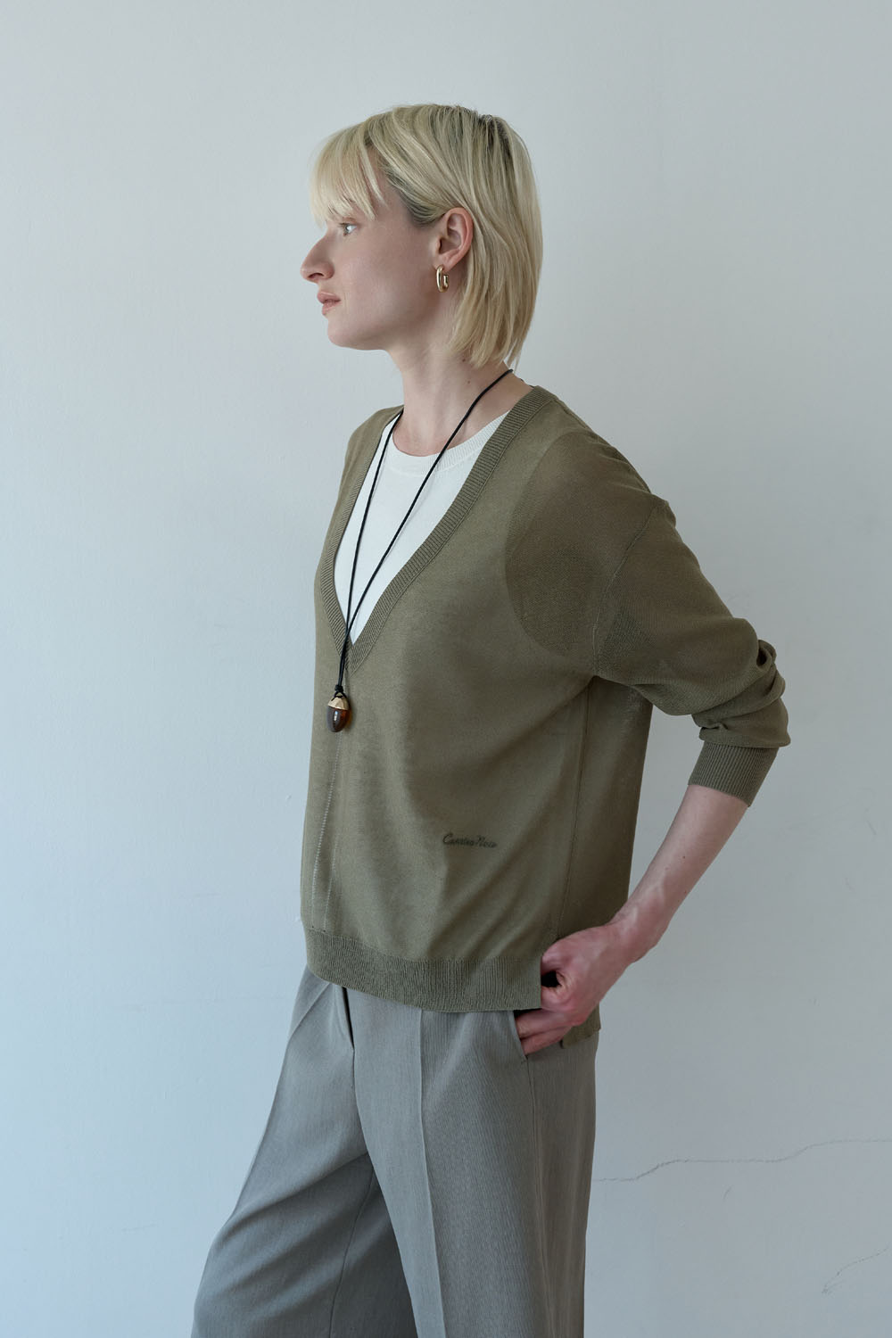 [캐리스노트] 레이어드 V넥 니트 풀오버 카키