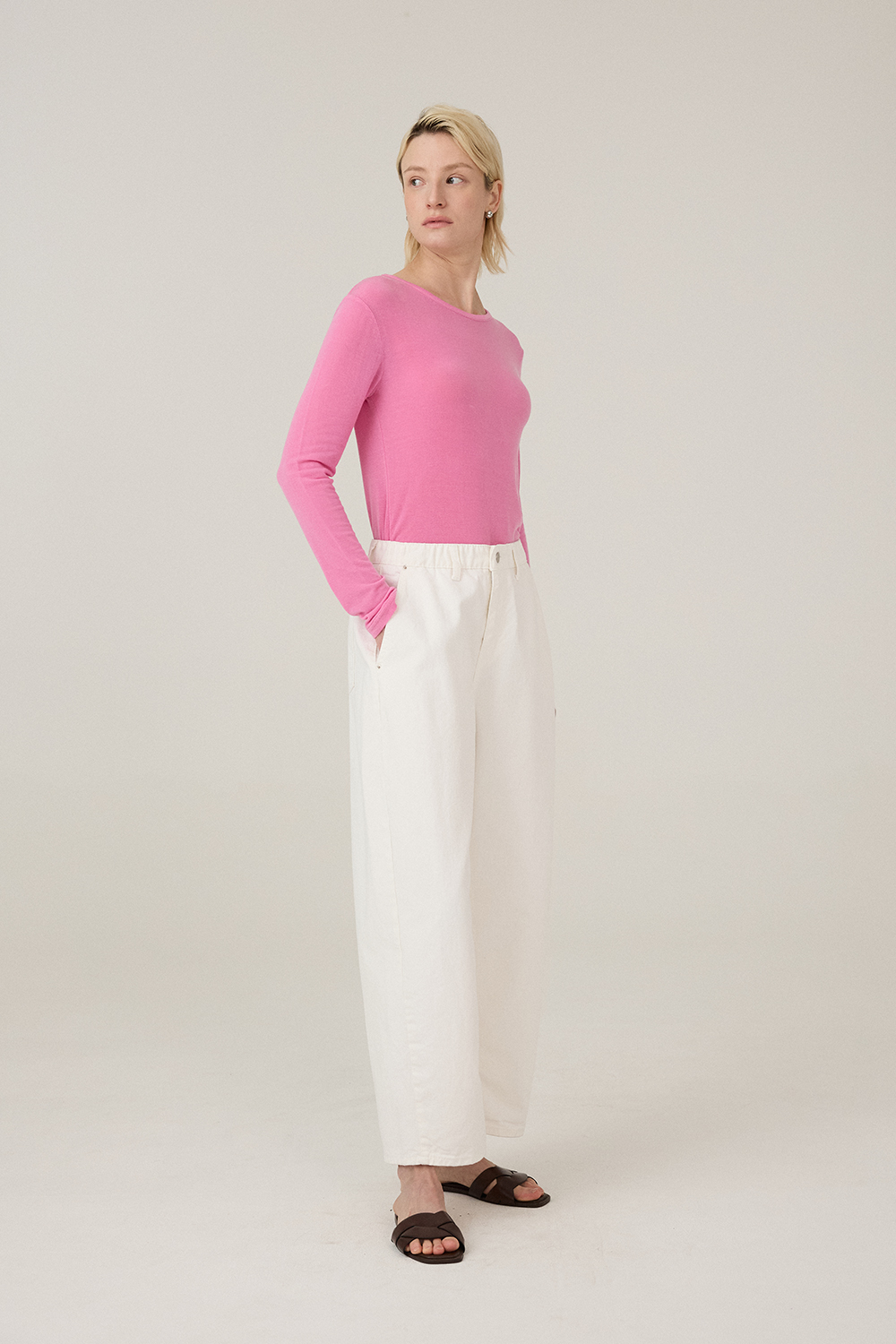 [캐리스노트][온라인단독] 배럴드 배기핏 코튼 팬츠 화이트