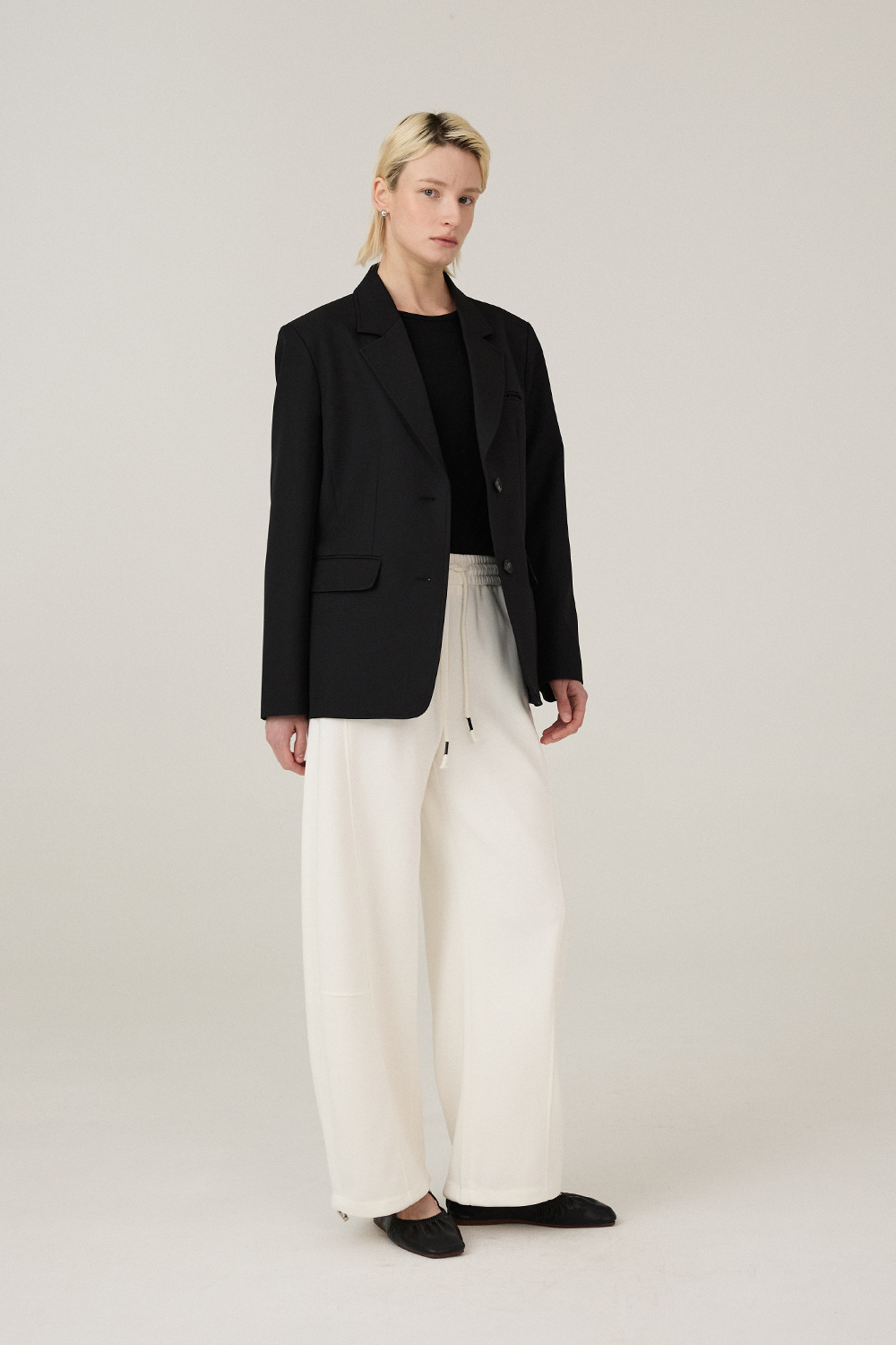 [캐리스노트][온라인단독] 스티치 포인트 베이직 테일러드 자켓 블랙