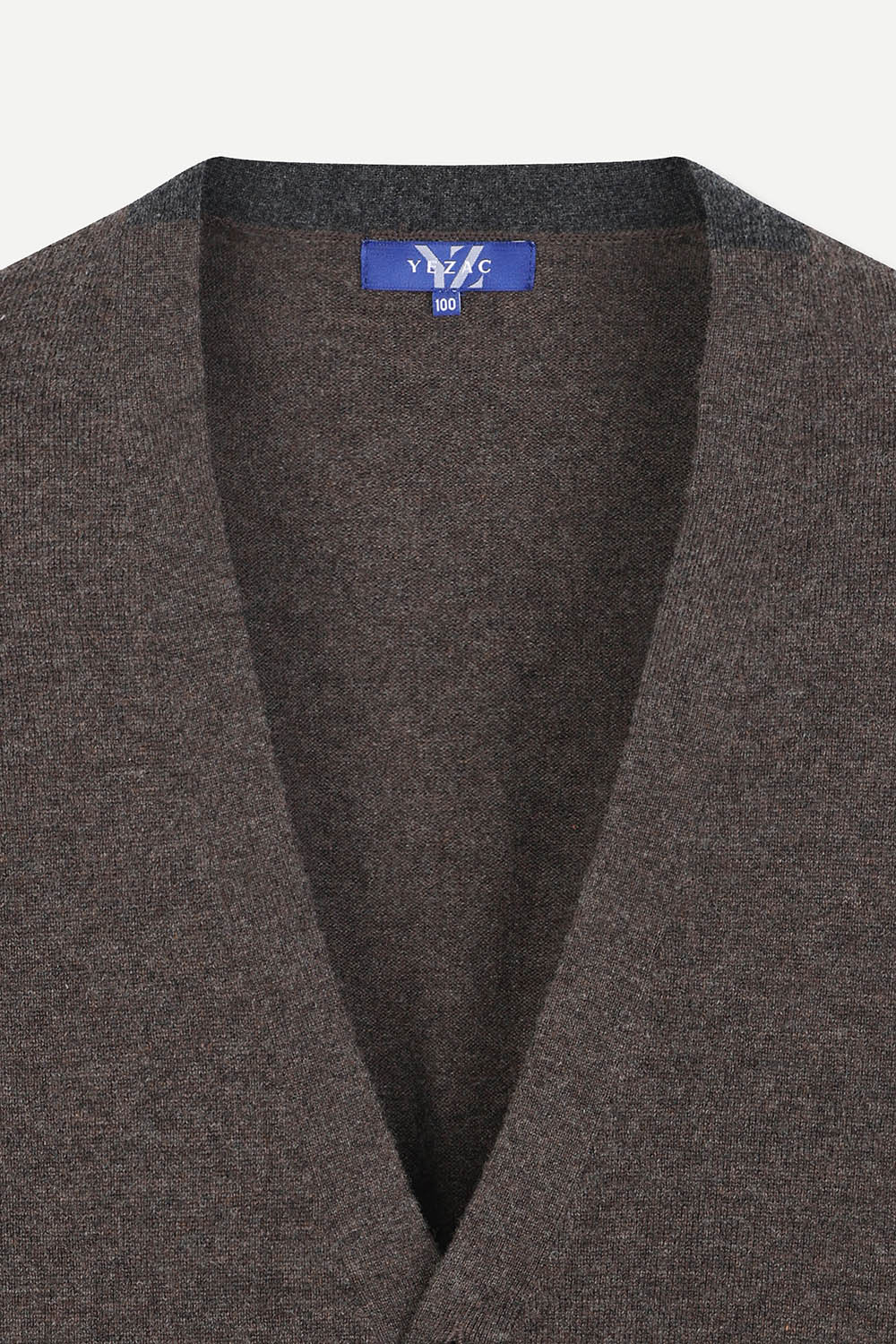 [공식몰] 배색 브이넥 버튼 니트 가디건 브라운