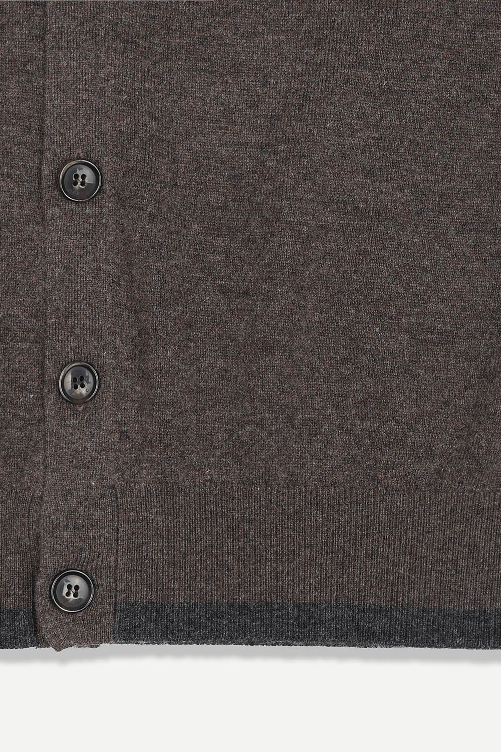 [공식몰] 배색 브이넥 버튼 니트 가디건 브라운