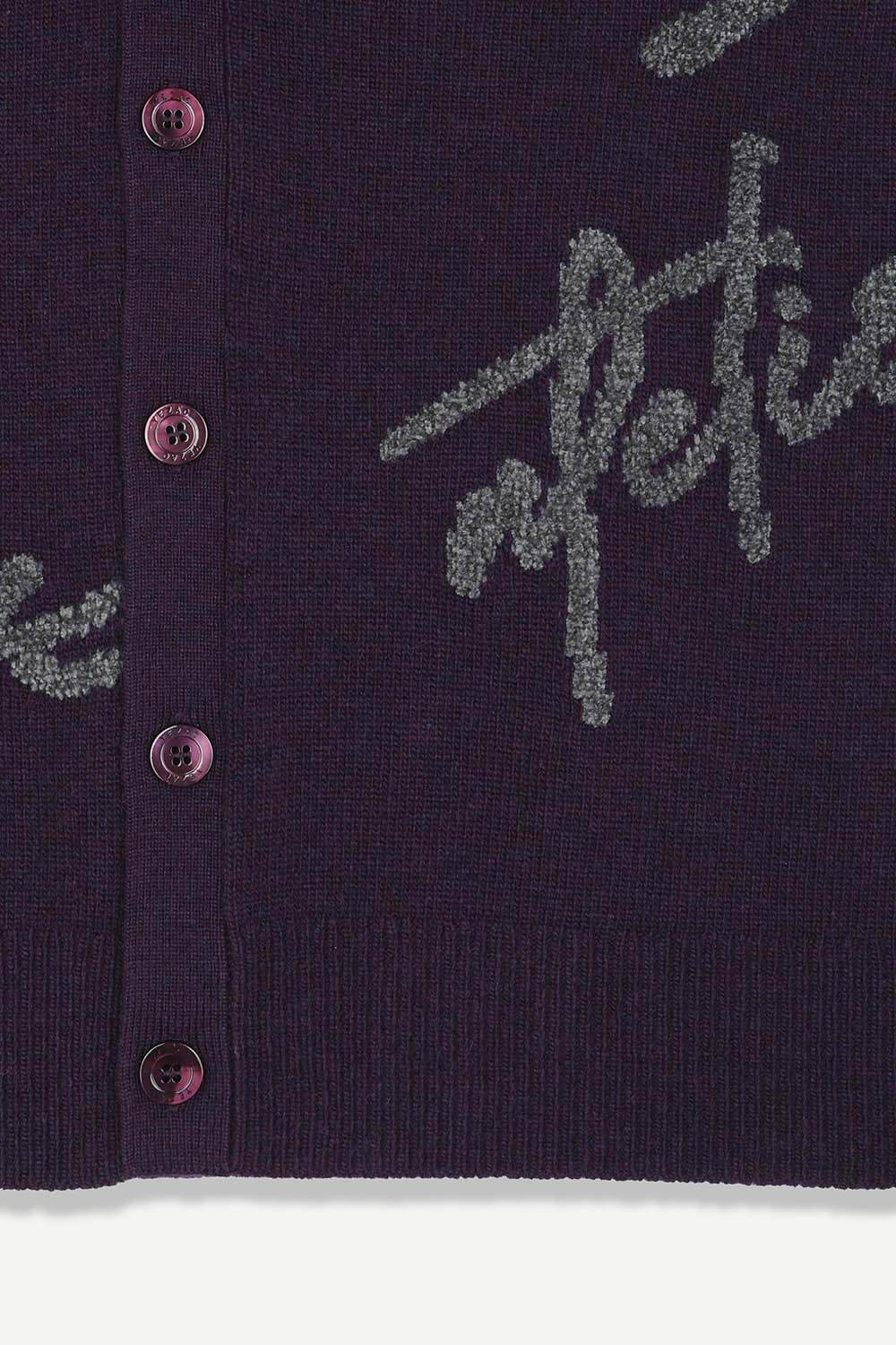 [공식몰] 레터링 자카드 브이넥 니트 가디건 바이올렛